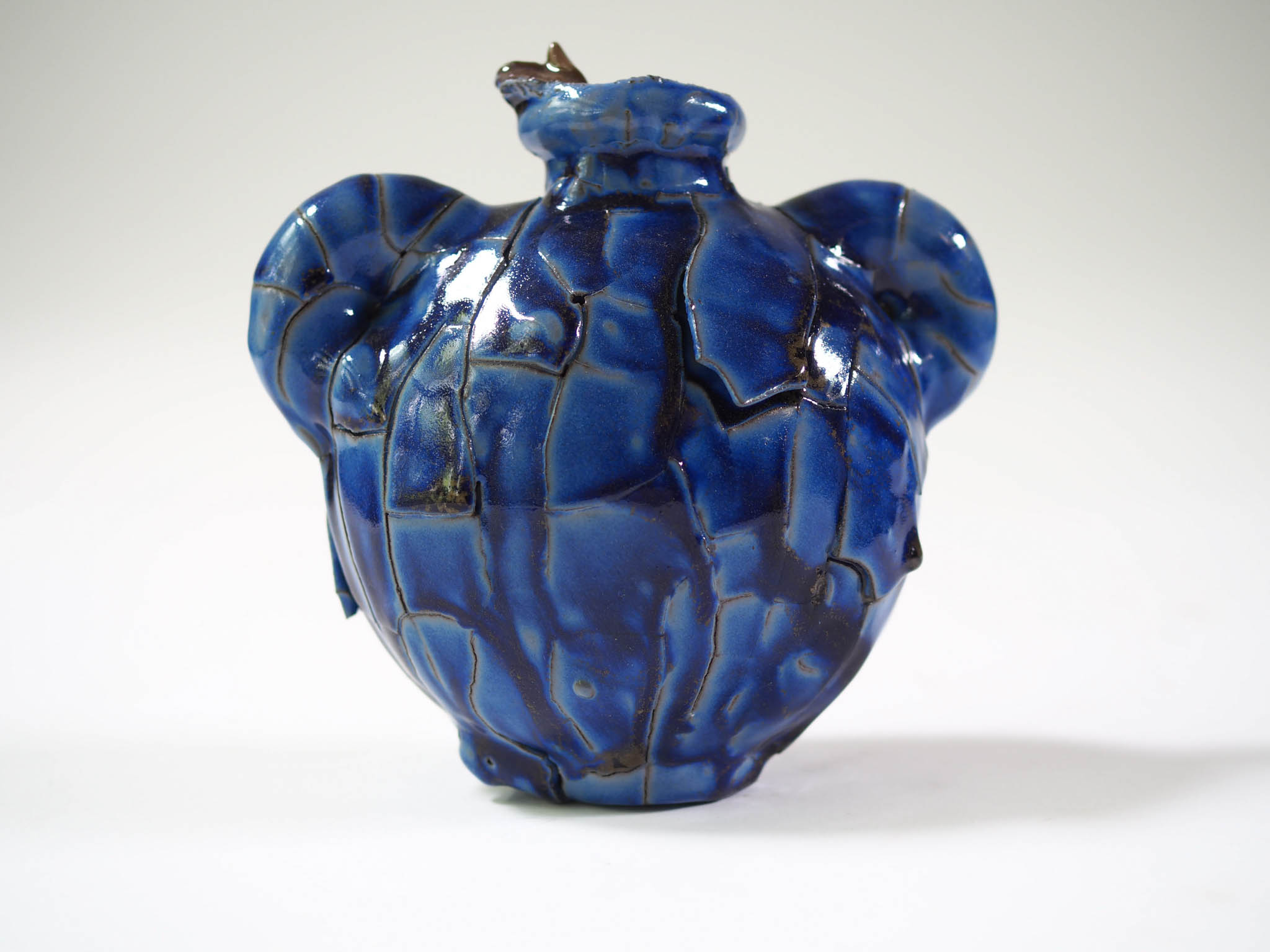 big cracks vase dark blue